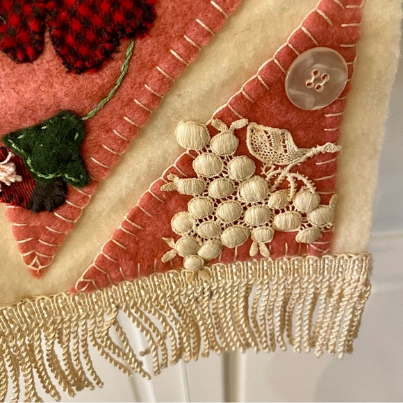 Handcrafted Felt Valentine “Be Mine” Wall Hanging Banner Romantic Lace Appliqué - Picture 10 of 15